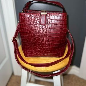 Retro Alligator Bucket Bag